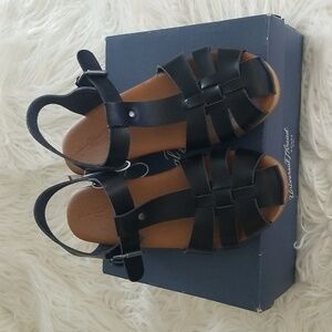 Clog heel fisherman sandals